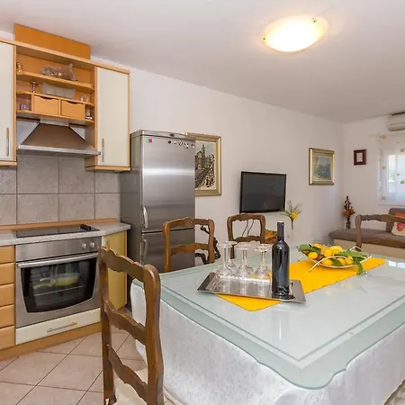Apartment Ivo